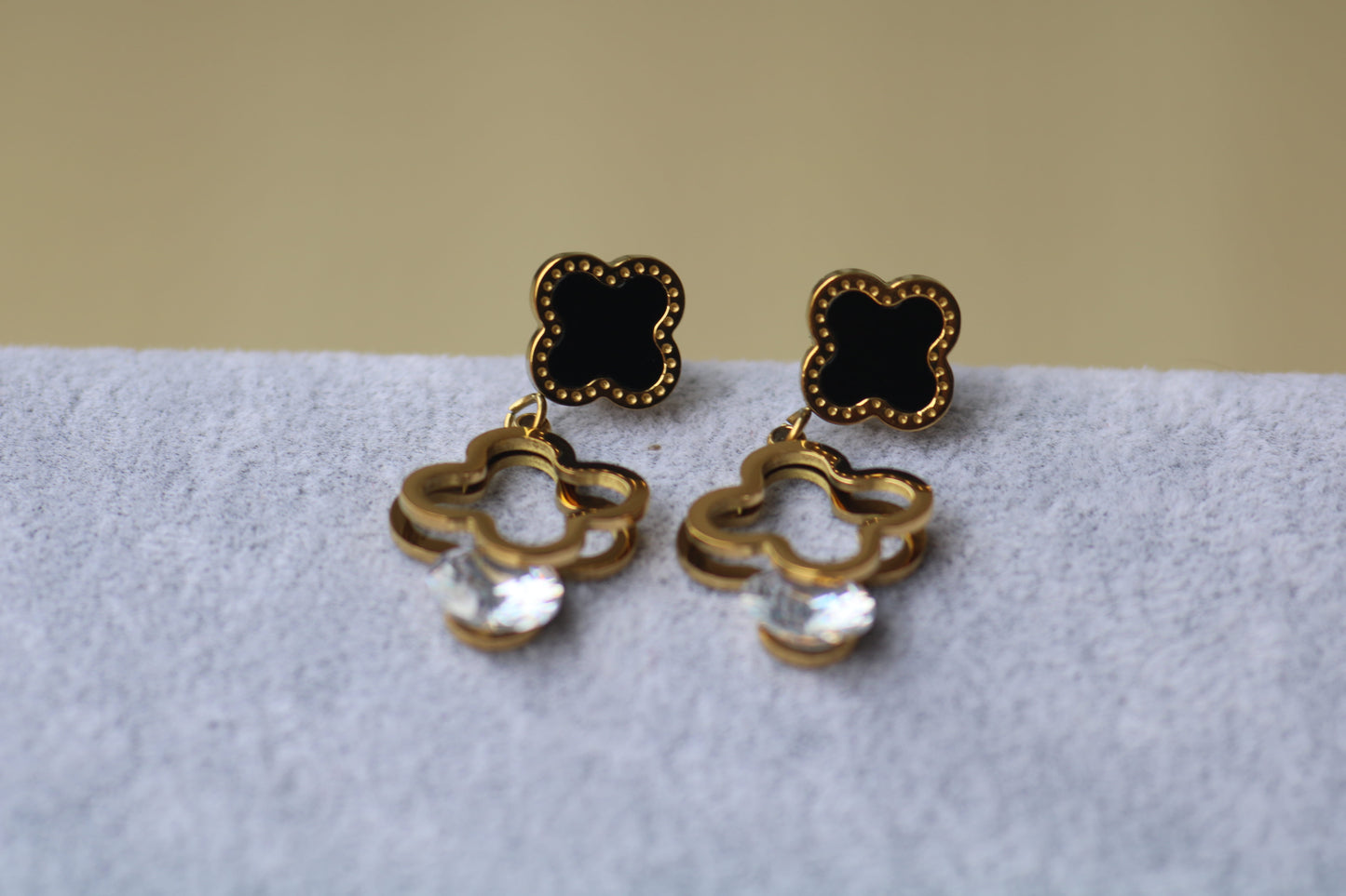 Aretes VC diamante mujer GSJ201