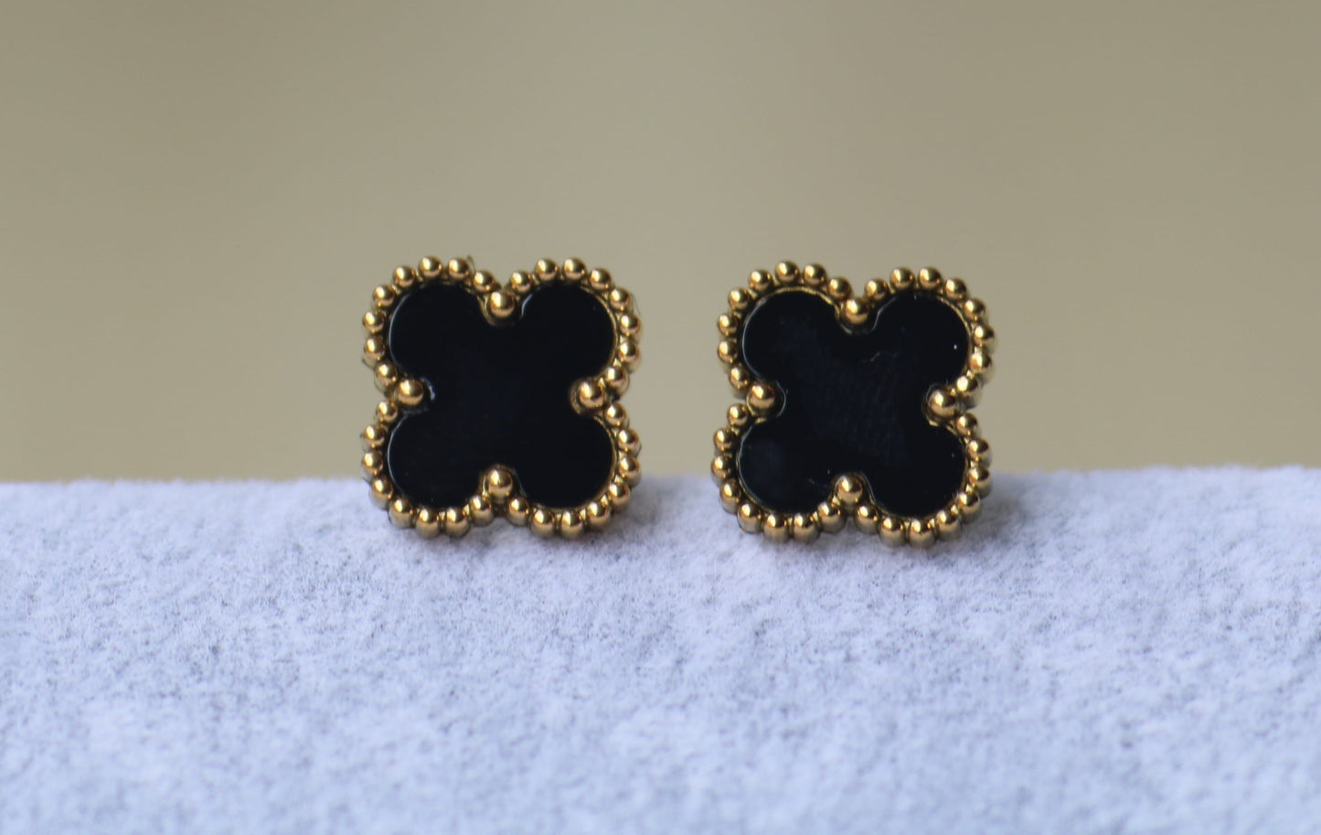 Aretes VC Negro mujer GSJ200